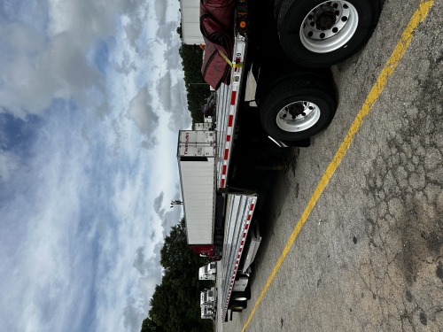 FOR SALE. Trailer Fontaine 53’ step deck (with ramps)