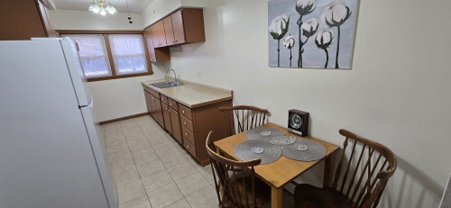 One bedroom in Park Ridge .