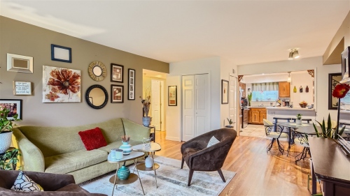 Cдам 2к светлую, просторную квартиру в Des Plaines!