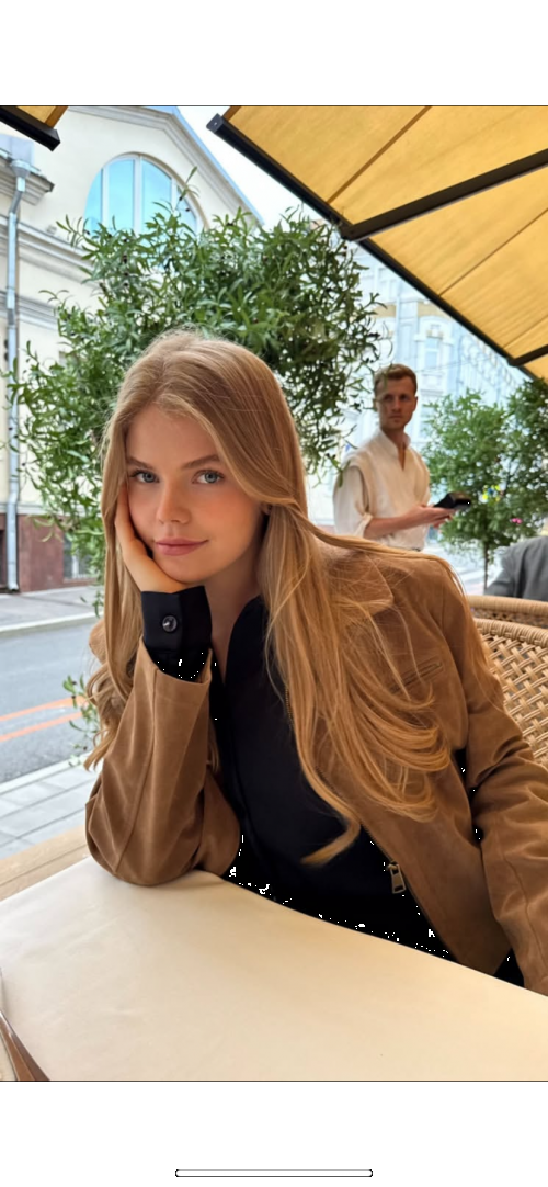 Очаровательная блондинка познакомиться с щедрым мужчиной!