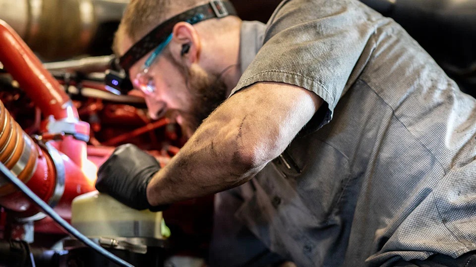 Hiring experienced Semi-Truck Mechanic