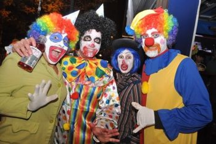 Halloween парад для взрослых